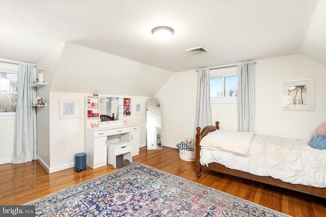 21 HOLMES MILL RD, Allentown, NJ 08501