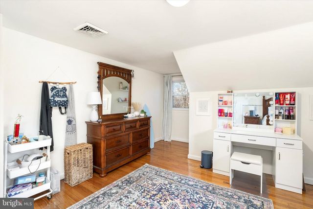 21 HOLMES MILL RD, Allentown, NJ 08501