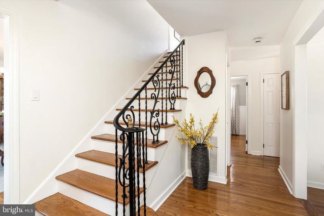 21 HOLMES MILL RD, Allentown, NJ 08501