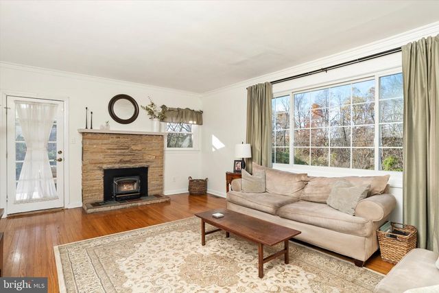 21 HOLMES MILL RD, Allentown, NJ 08501