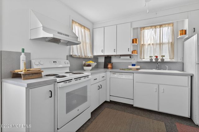 130 Stockton Avenue, Ocean Grove, NJ 07756