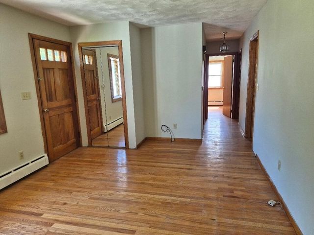 39 Higher St, Ludlow, MA 01056