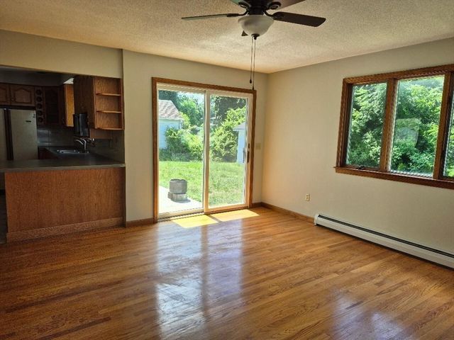 39 Higher St, Ludlow, MA 01056