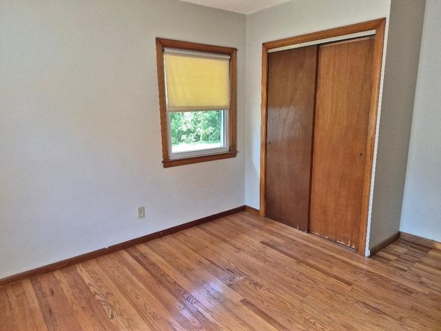 39 Higher St, Ludlow, MA 01056