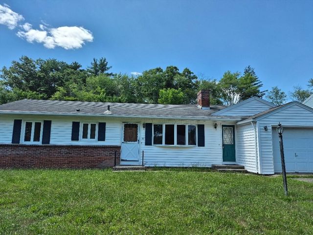 39 Higher St, Ludlow, MA 01056