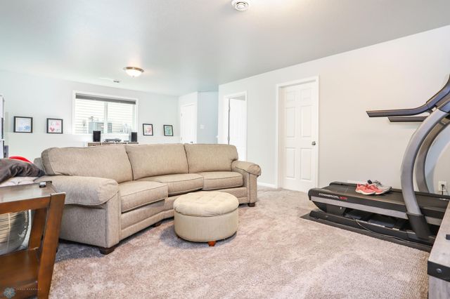 6870 17th Street S, Fargo, ND 58104