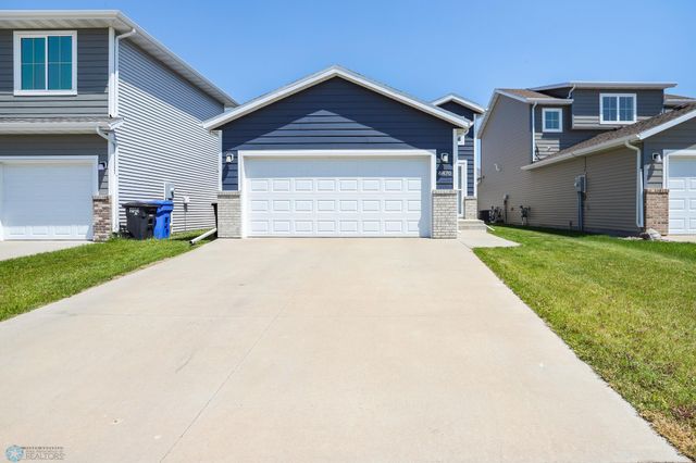 6870 17th Street S, Fargo, ND 58104