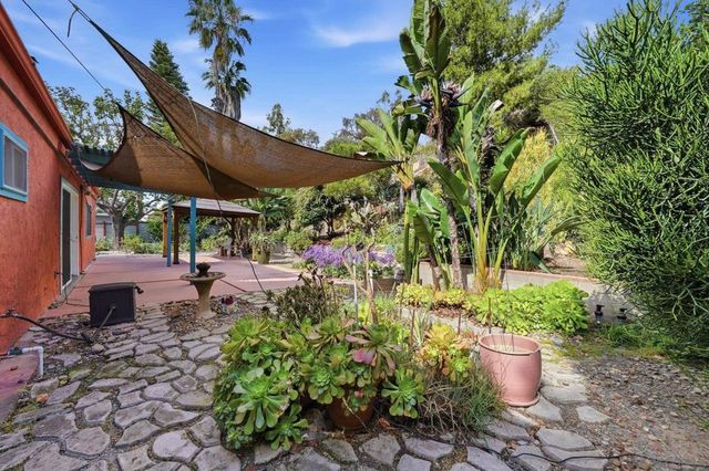 1760 Essex, El Cajon, CA 92020