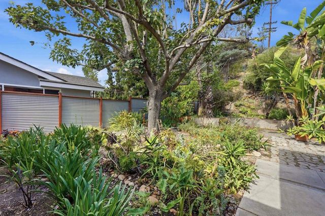 1760 Essex, El Cajon, CA 92020