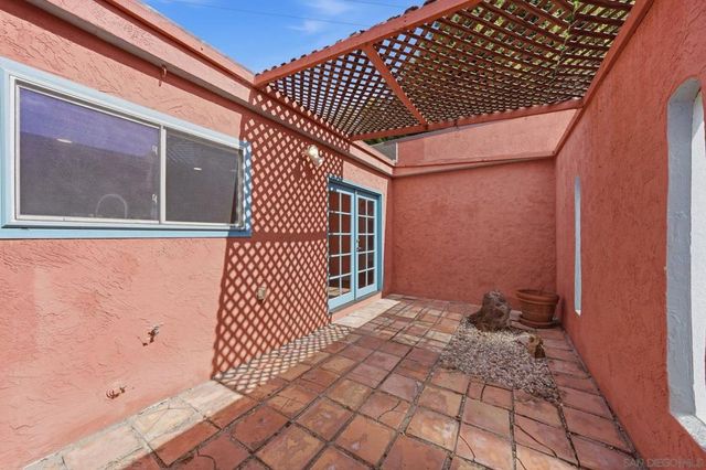 1760 Essex, El Cajon, CA 92020