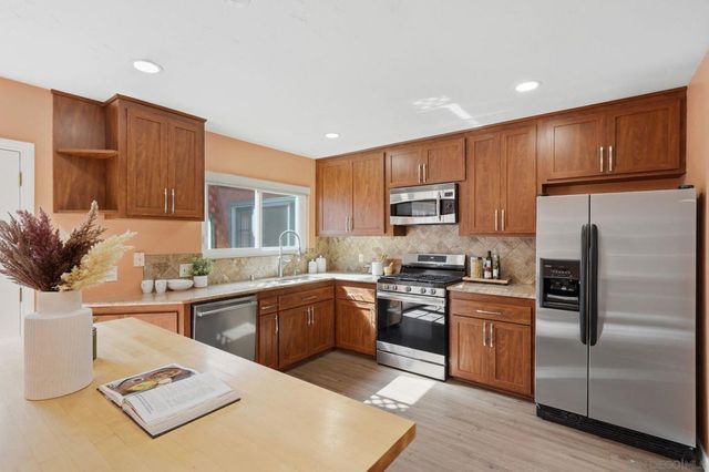 1760 Essex, El Cajon, CA 92020