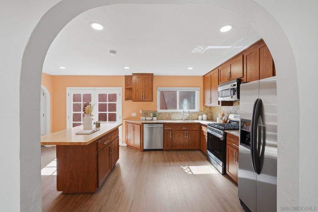 Image 9 of property listing at 1760 Essex, El Cajon, CA 92020