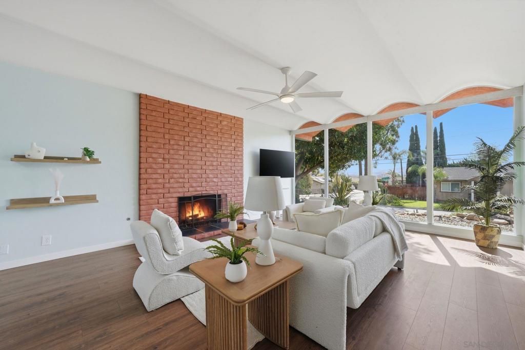 Image 12 of property listing at 1760 Essex, El Cajon, CA 92020