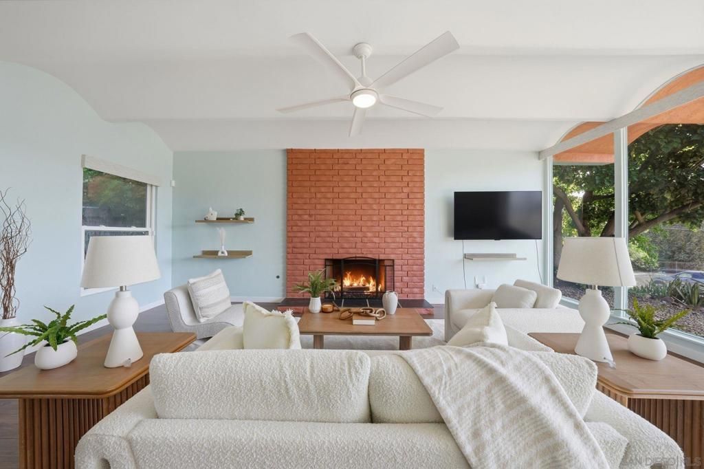 Image 13 of property listing at 1760 Essex, El Cajon, CA 92020