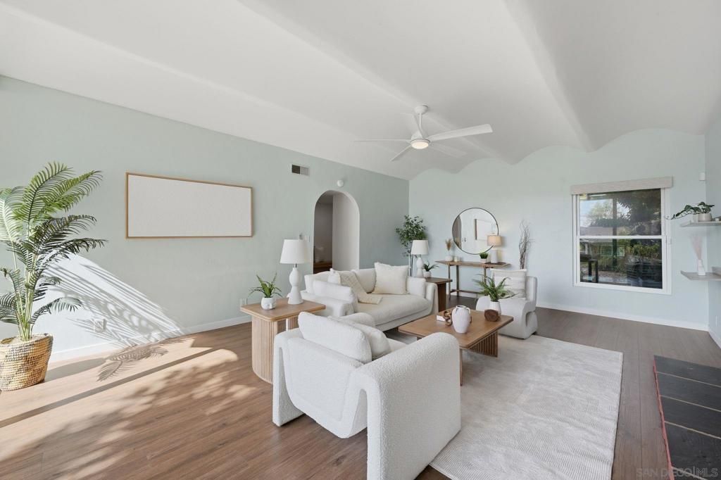 Image 15 of property listing at 1760 Essex, El Cajon, CA 92020