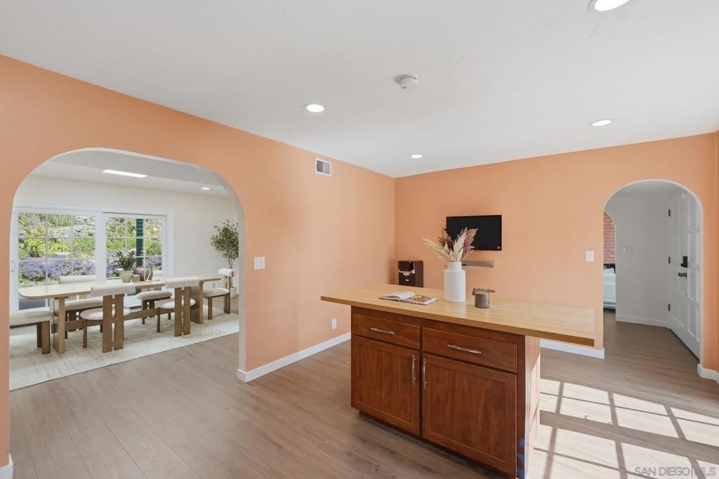 Image 16 of property listing at 1760 Essex, El Cajon, CA 92020