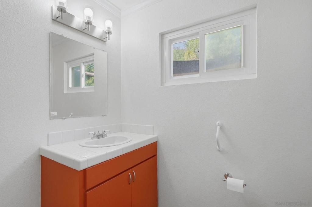 Image 31 of property listing at 1760 Essex, El Cajon, CA 92020