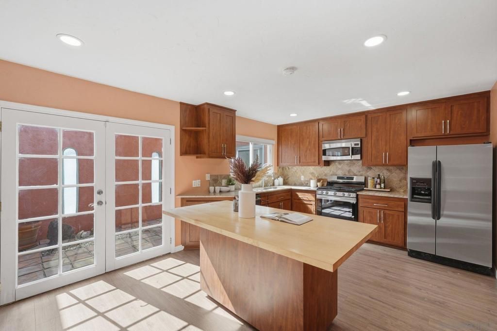 Image 6 of property listing at 1760 Essex, El Cajon, CA 92020