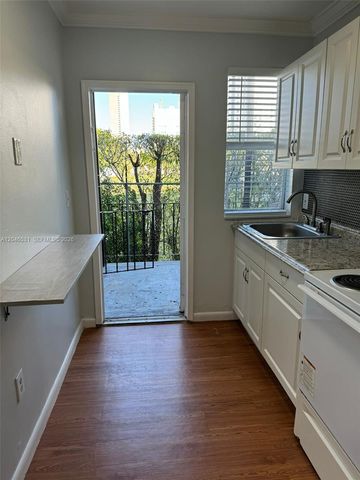 103 NW 6th Ave 2, Miami, FL 33128