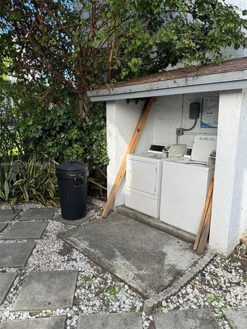 103 NW 6th Ave 2, Miami, FL 33128