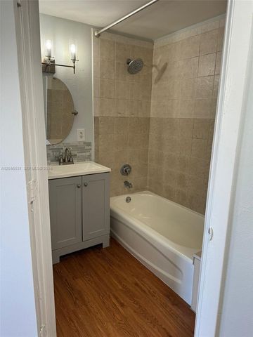103 NW 6th Ave 2, Miami, FL 33128