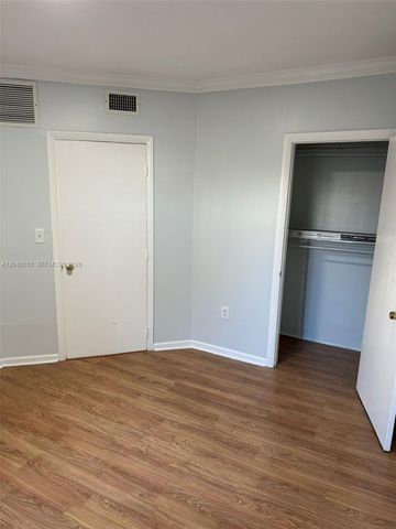 103 NW 6th Ave 2, Miami, FL 33128