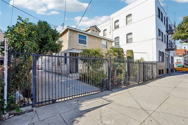 1503 W Adams, Los Angeles, CA 90007