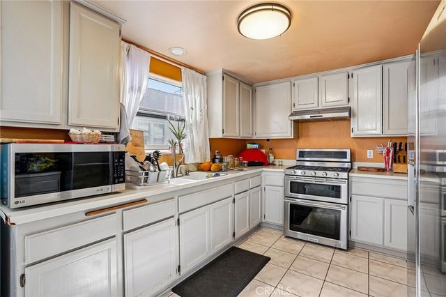 1503 W Adams, Los Angeles, CA 90007