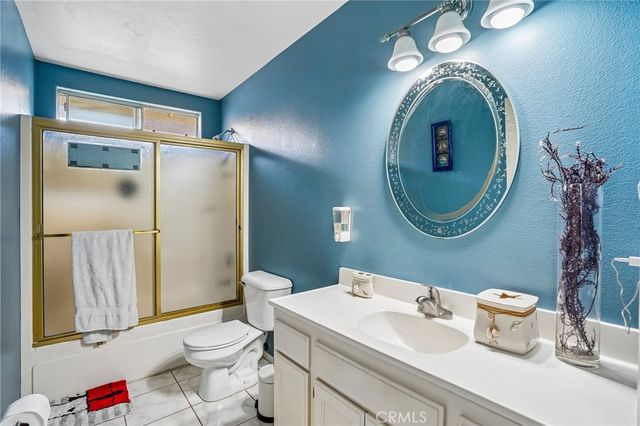 1503 W Adams, Los Angeles, CA 90007