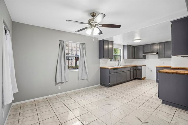 1503 W Adams, Los Angeles, CA 90007