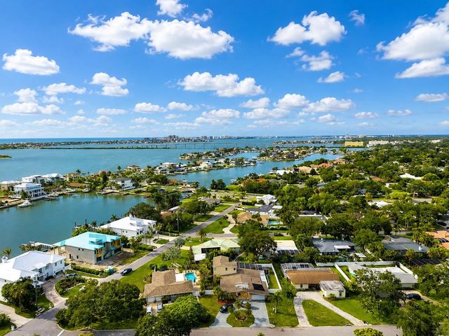 810 ALLAMANDA DRIVE, Largo, FL 33770
