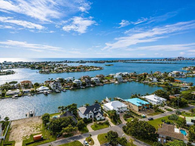 810 ALLAMANDA DRIVE, Largo, FL 33770