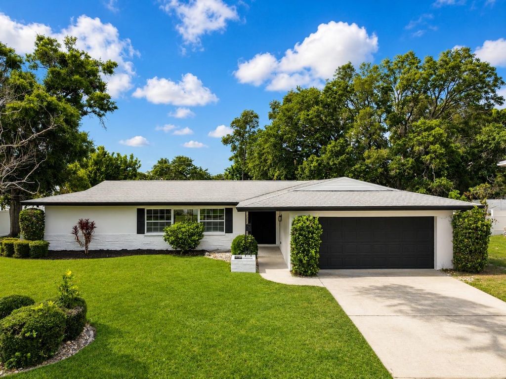 810 ALLAMANDA DRIVE, Largo, FL 33770
