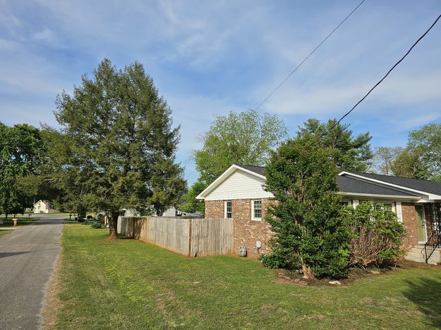 106 Willow St, N, Cowan, TN 37318