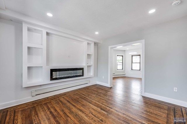 20 Voorhees Place, Ridgefield Park, NJ 07660
