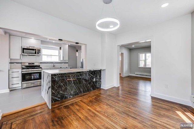 20 Voorhees Place, Ridgefield Park, NJ 07660