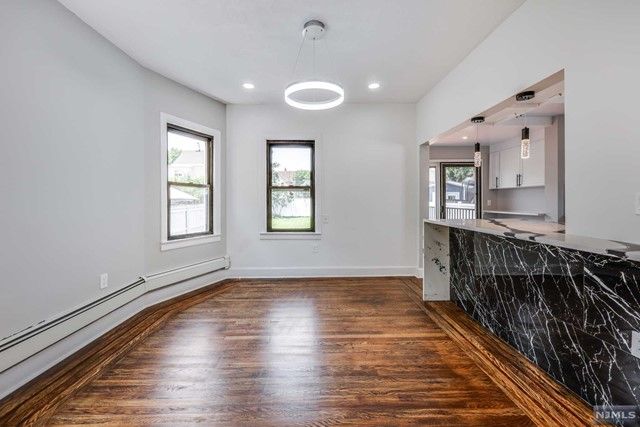 20 Voorhees Place, Ridgefield Park, NJ 07660