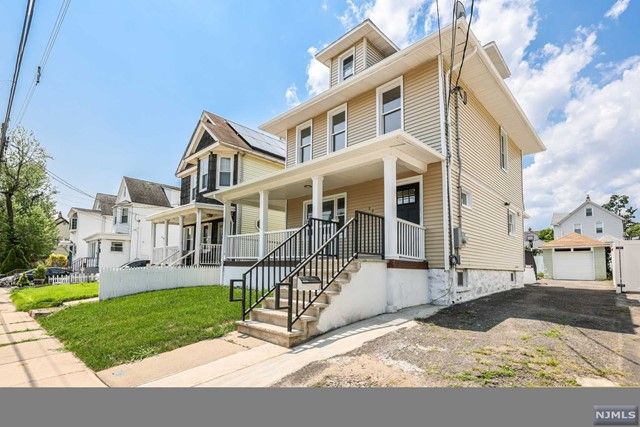 20 Voorhees Place, Ridgefield Park, NJ 07660