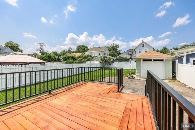 20 Voorhees Place, Ridgefield Park, NJ 07660