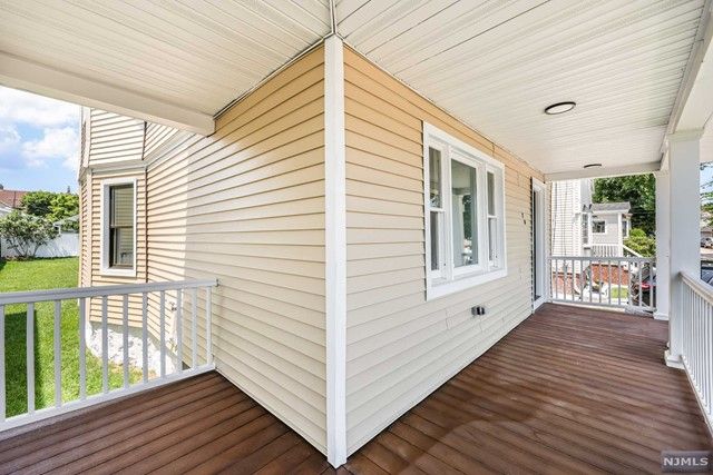20 Voorhees Place, Ridgefield Park, NJ 07660