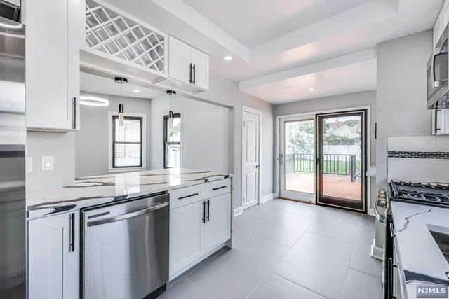 20 Voorhees Place, Ridgefield Park, NJ 07660