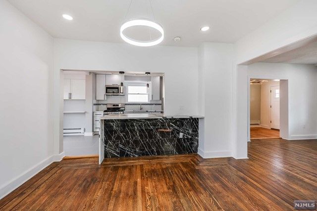 20 Voorhees Place, Ridgefield Park, NJ 07660