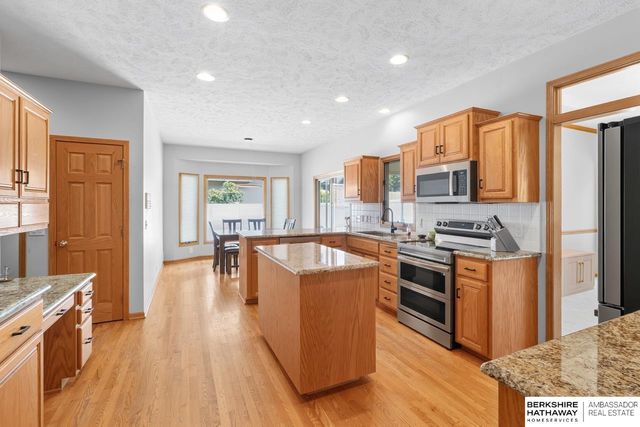 17102 Washington Street, Omaha, NE 68135