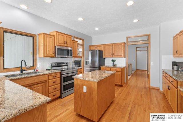 17102 Washington Street, Omaha, NE 68135