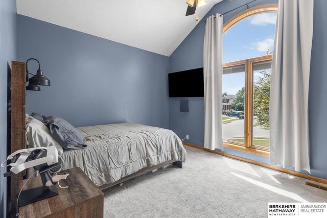 17102 Washington Street, Omaha, NE 68135