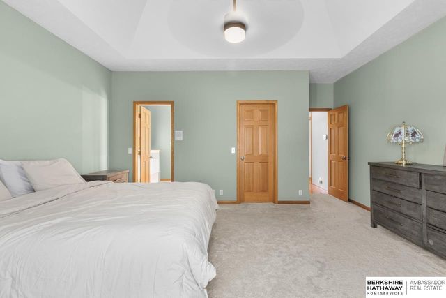 17102 Washington Street, Omaha, NE 68135
