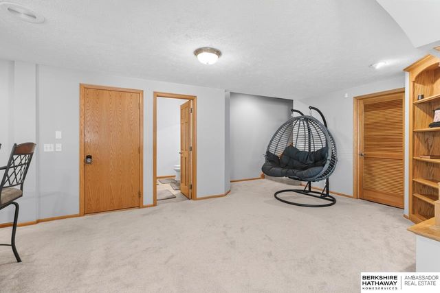 17102 Washington Street, Omaha, NE 68135