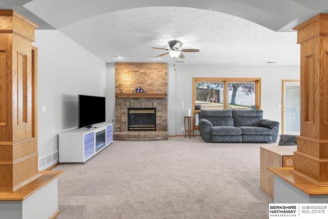 17102 Washington Street, Omaha, NE 68135