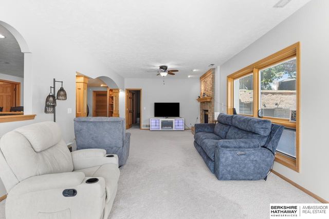17102 Washington Street, Omaha, NE 68135