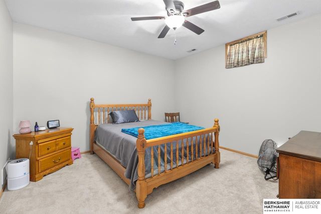 17102 Washington Street, Omaha, NE 68135